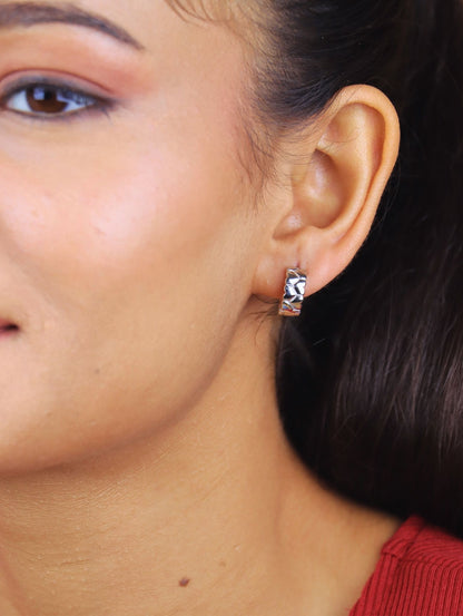 The Silver Weave Huggies Earrings - 925 Silver